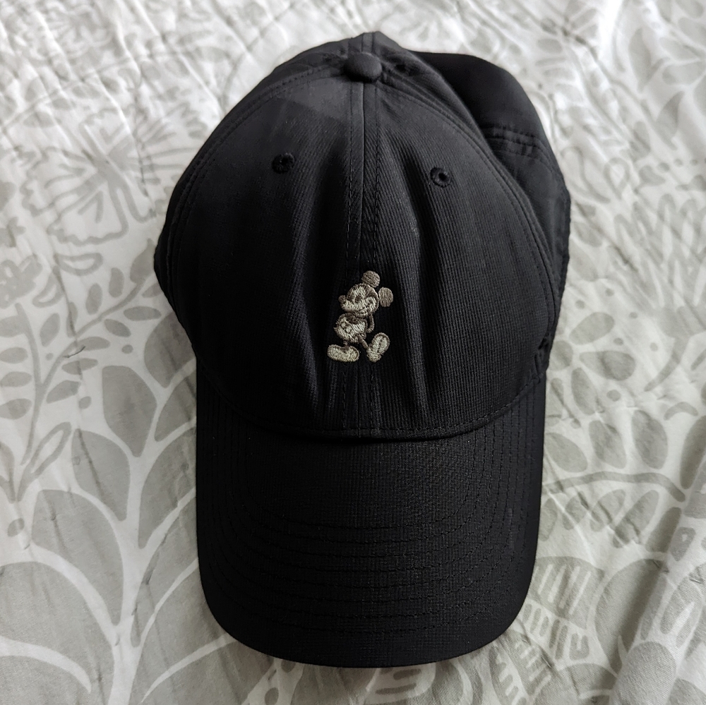 Disney Parks Nike Mickey Mouse Black Athletic Baseball Hat Quick Dry
